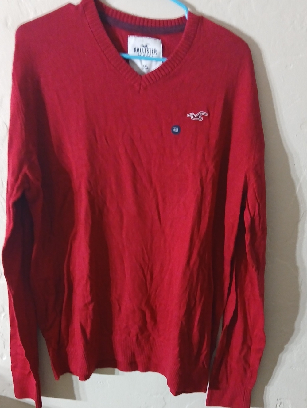 Hollister Men's Bright Red V-Neck Sweater Size XXL